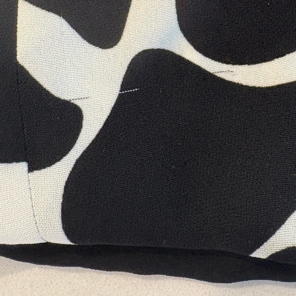 Chic Chapter One Black & Ivory Animal Print Blazer - Size 12 Petite - Picture 4 of 9